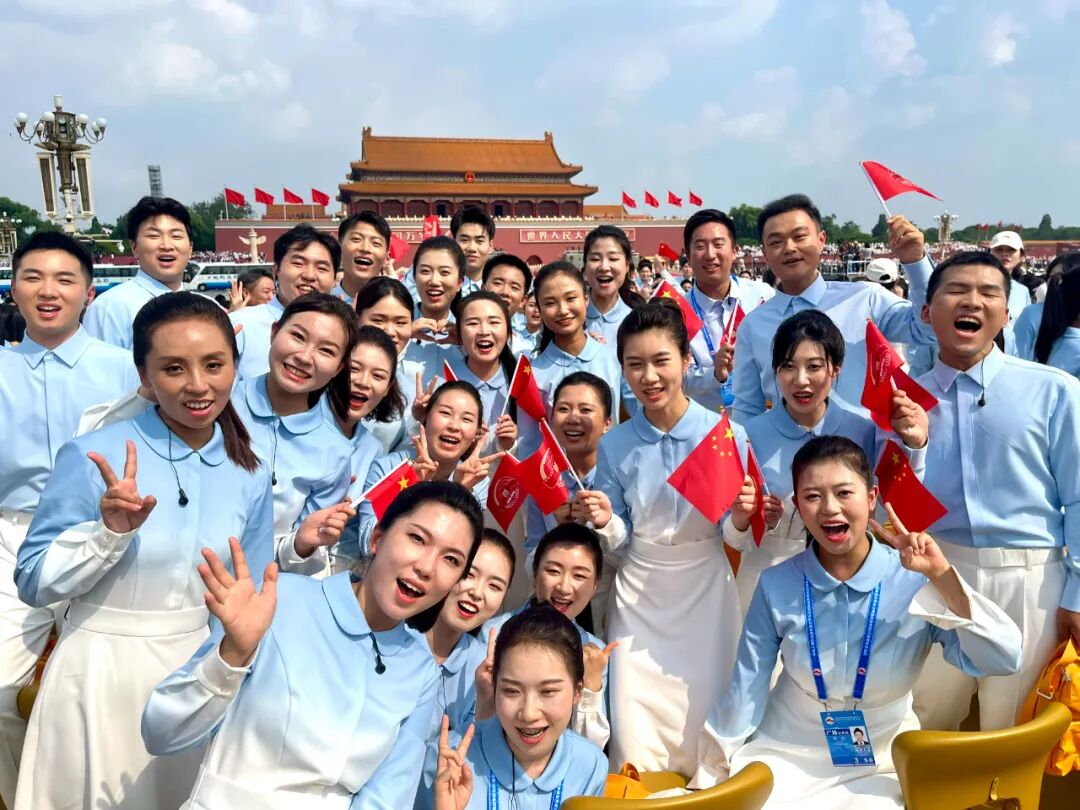 今天，国科大人在天安门广场唱响中国青年风采！